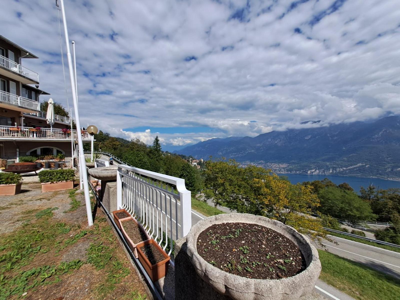 Provinciale 79 Hotel Magreglio Kültér fotó