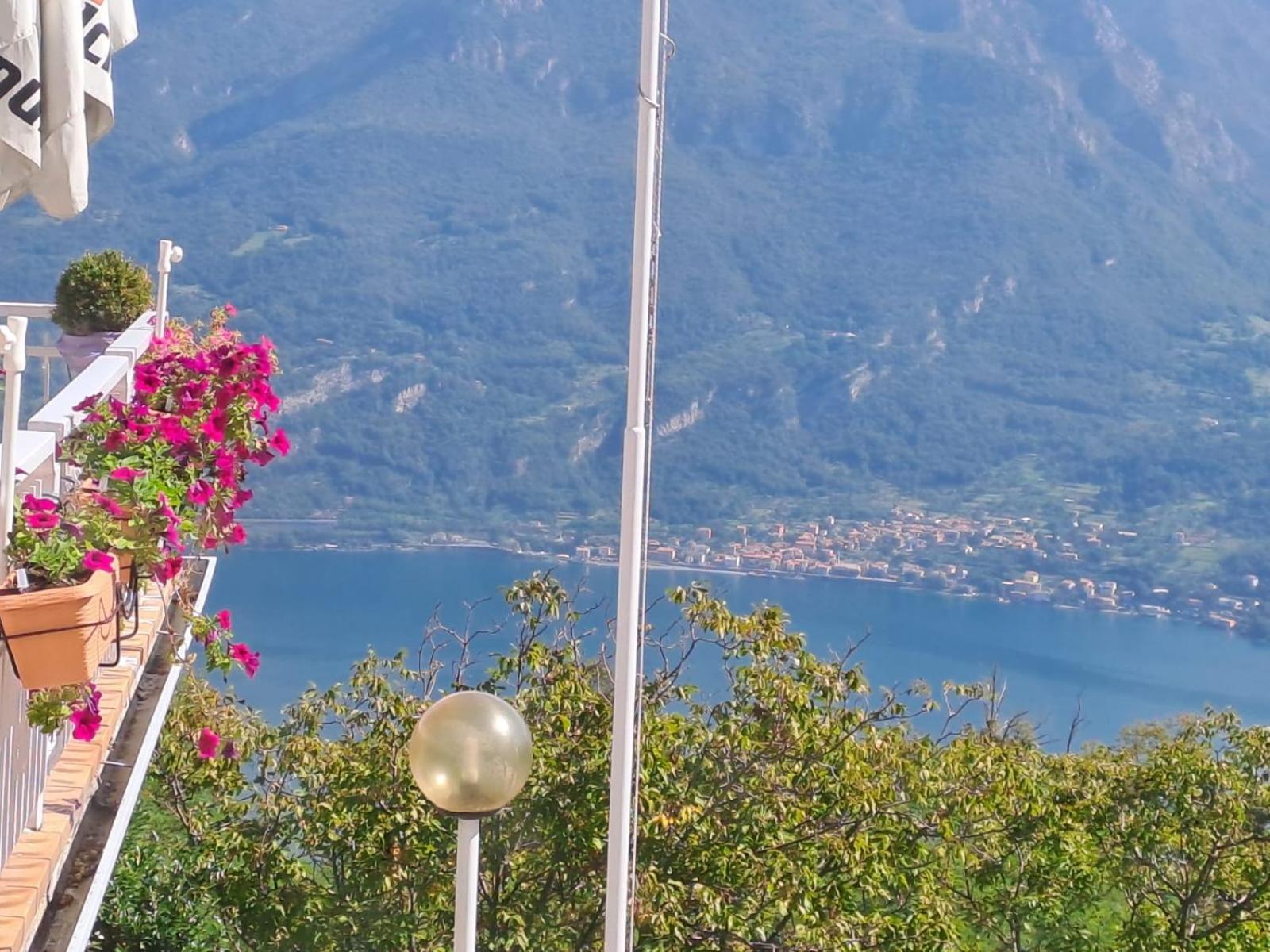 Provinciale 79 Hotel Magreglio Kültér fotó